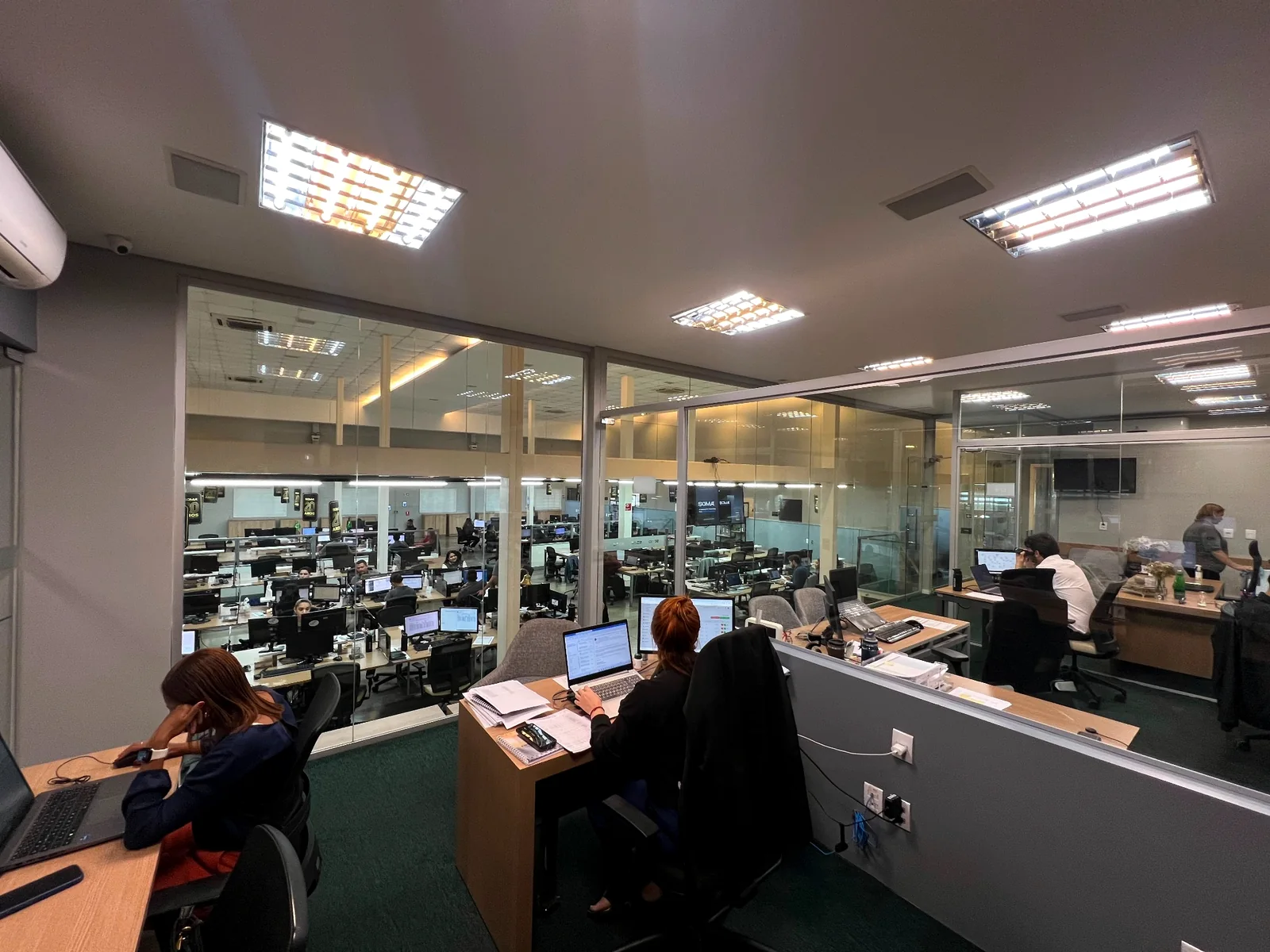 Equipe do Grupo Soma em ambiente operacional